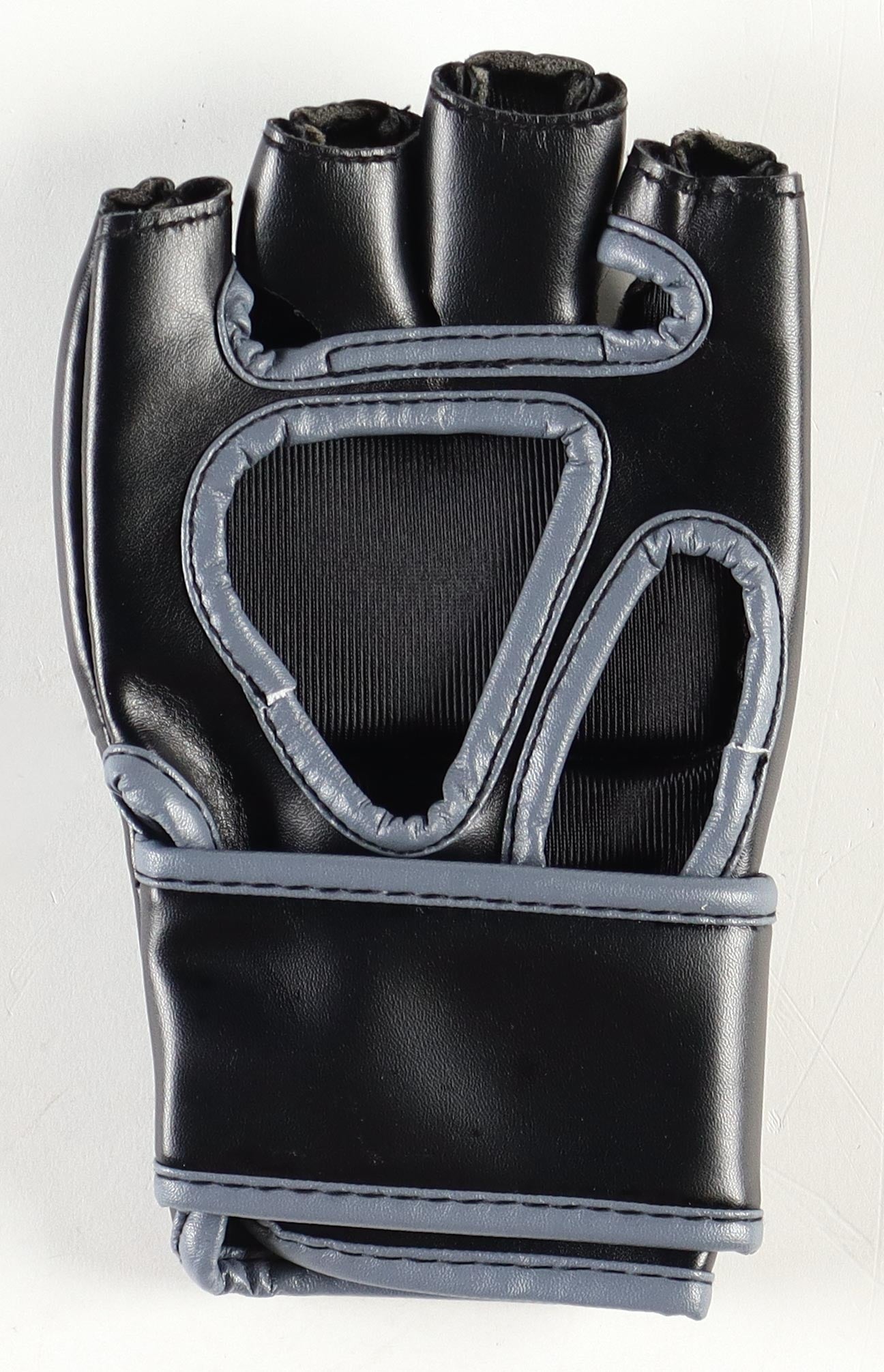 Nick Diaz Signed UFC Fight Glove (Beckett) Beckett Witnessed