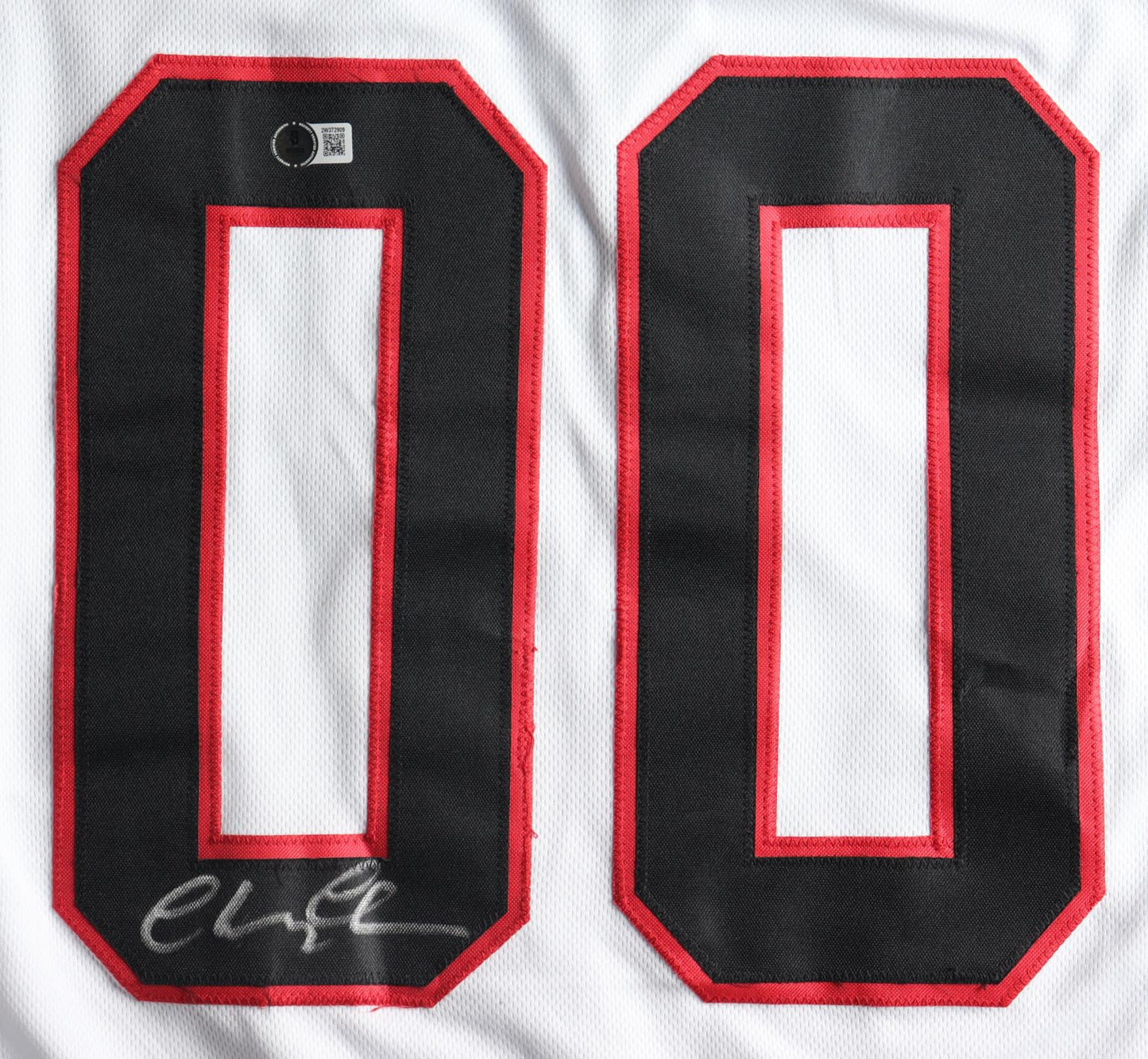 Chevy Chase Signed Jersey (Beckett) "National Lampoon's Christmas Vacation" - Chicago Blackhawks