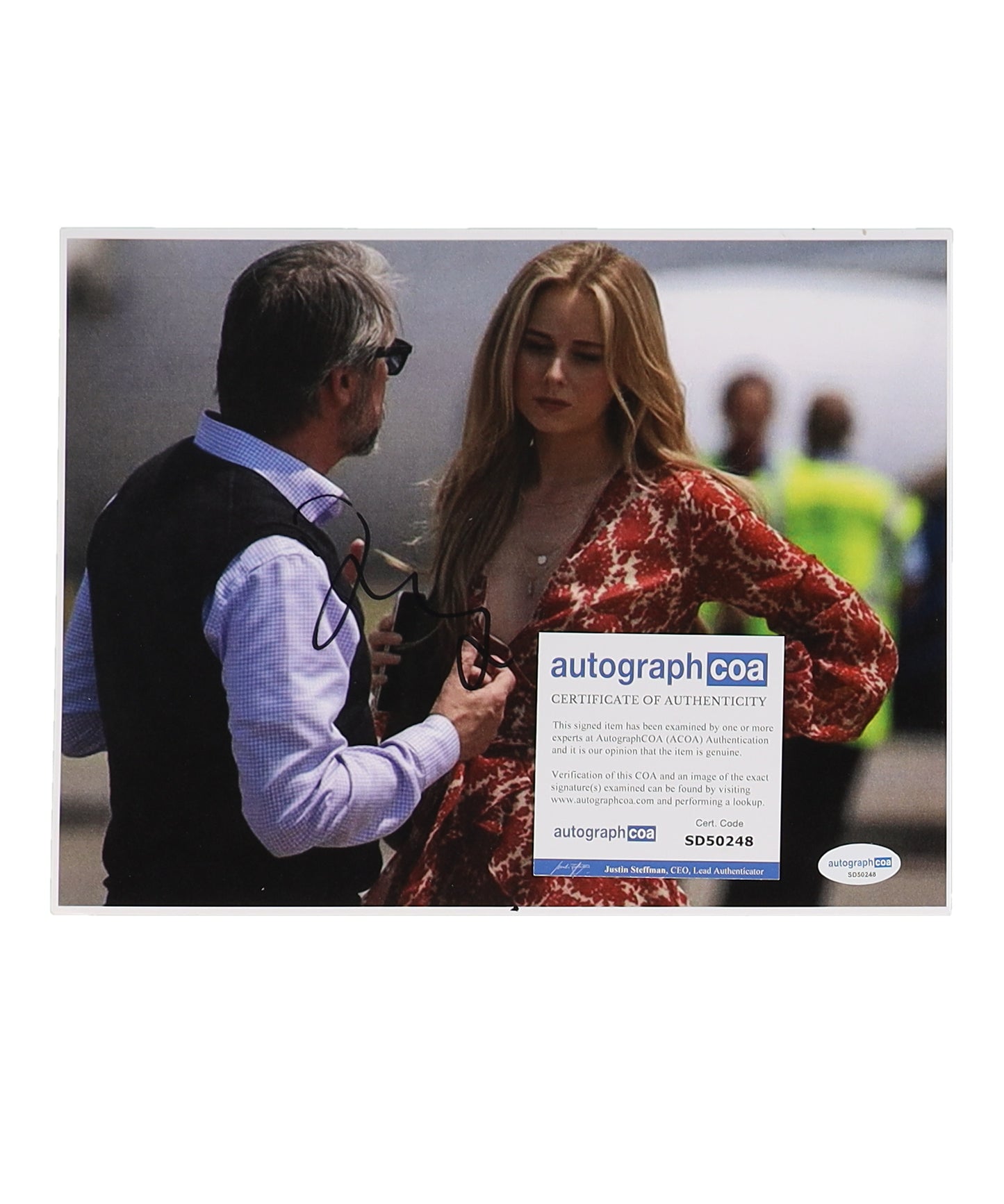 Justine Lupe Signed 8.5x11 Photo (ACOA) - Nobody Wants This