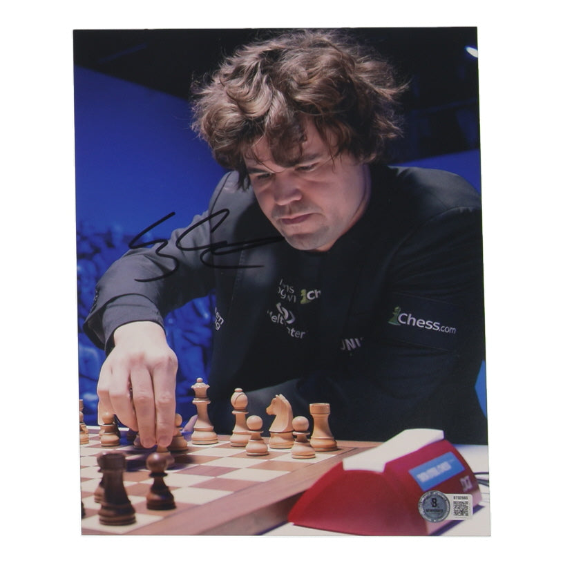 Magnus Carlsen Signed 8x10 Photo (Beckett) - Chess Grandmaster