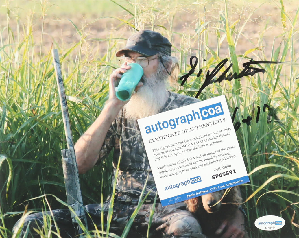 Si Robertson Signed "Duck Dynasty" 8x10 Photo (ACOA)