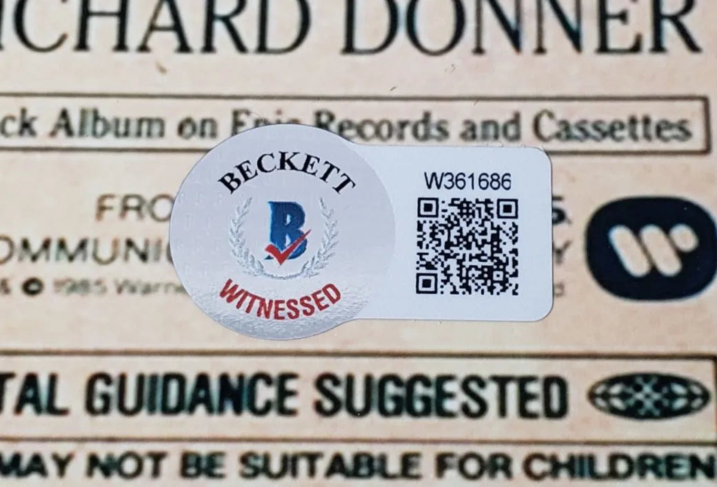 Sean Astin “Mikey” Signed (Beckett) ‘The Goonies’ 11×17 Photo