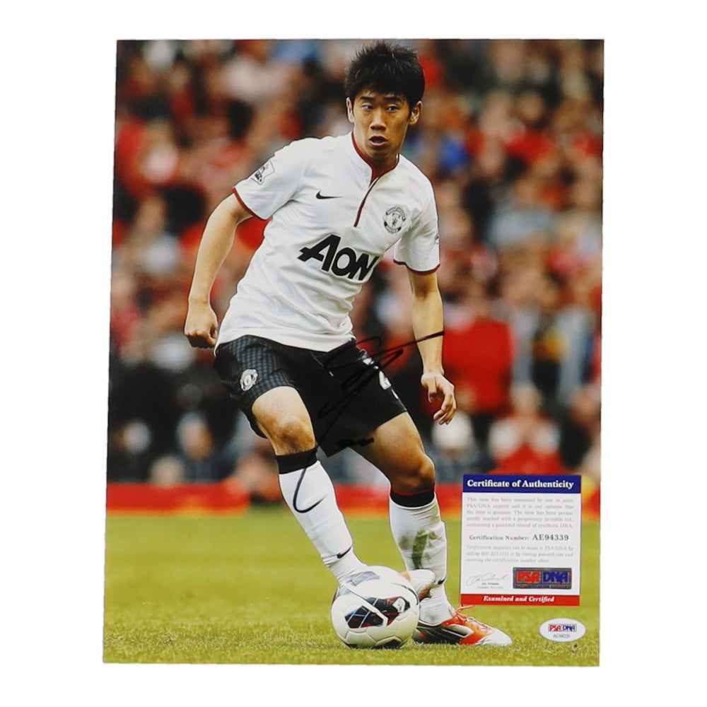 Shinji Kagawa Signed Manchester United F.C. 11x14 Photo (PSA)