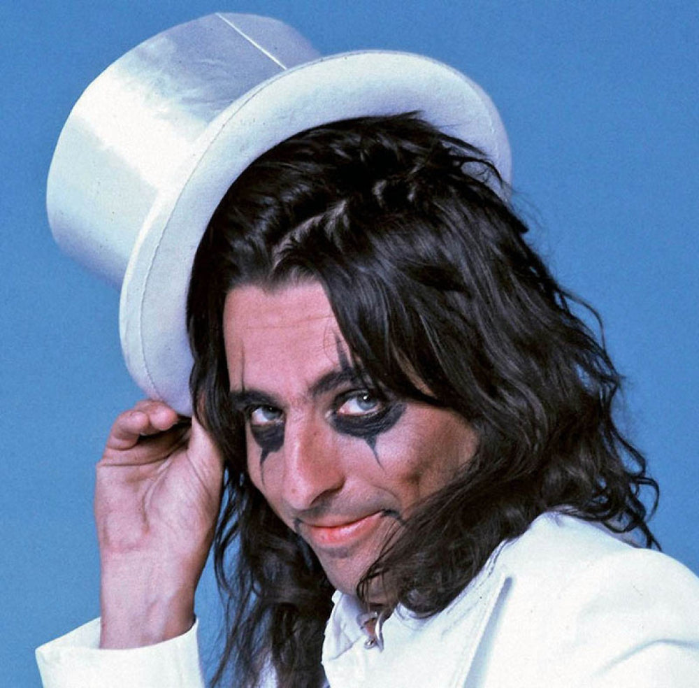 Alice Cooper Signed White Top Hat (Beckett) - Beckett Witnessed