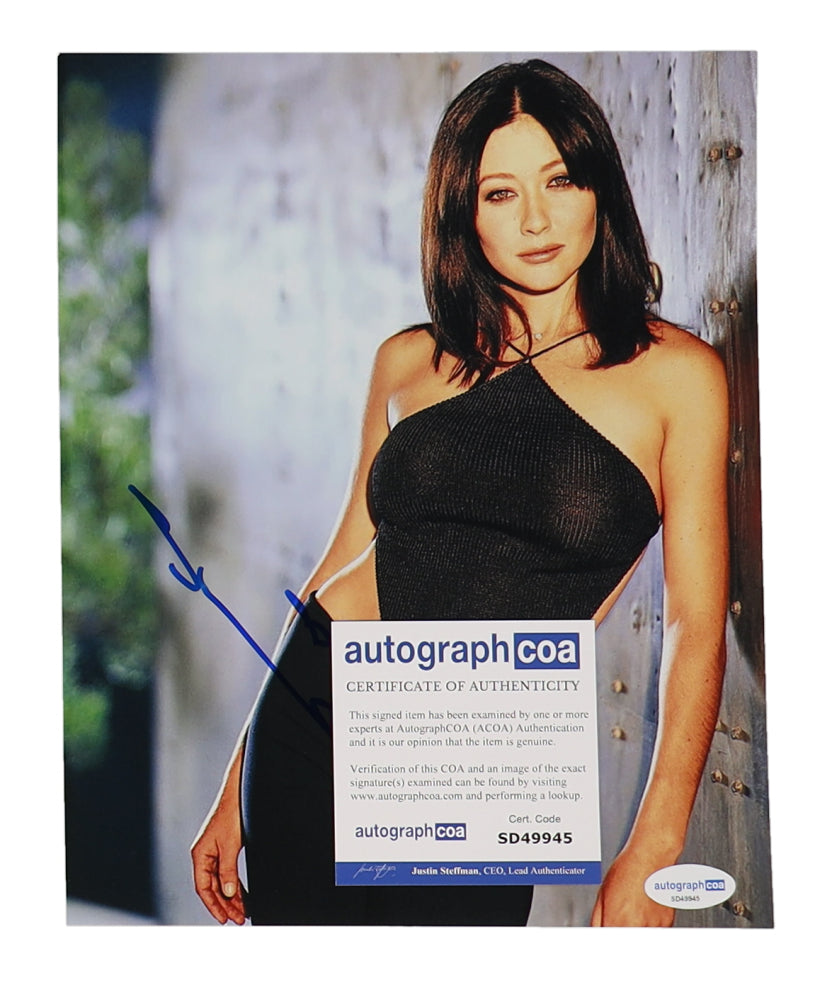 Shannen Doherty Signed 8x10 Photo (AutographCOA)