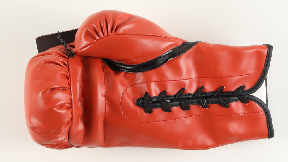 Deontay Wilder Signed (Beckett) Everlast Boxing Glove - Beckett Witnessed