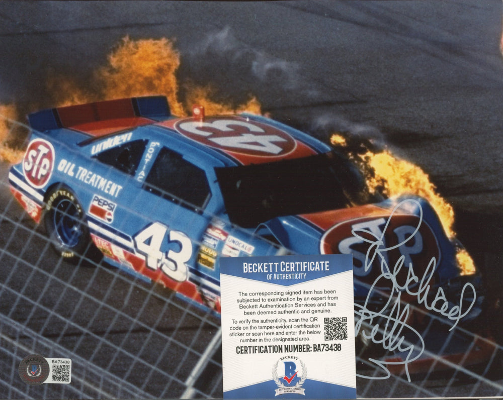 Richard Petty Signed 8x10 Photo (Beckett COA)
