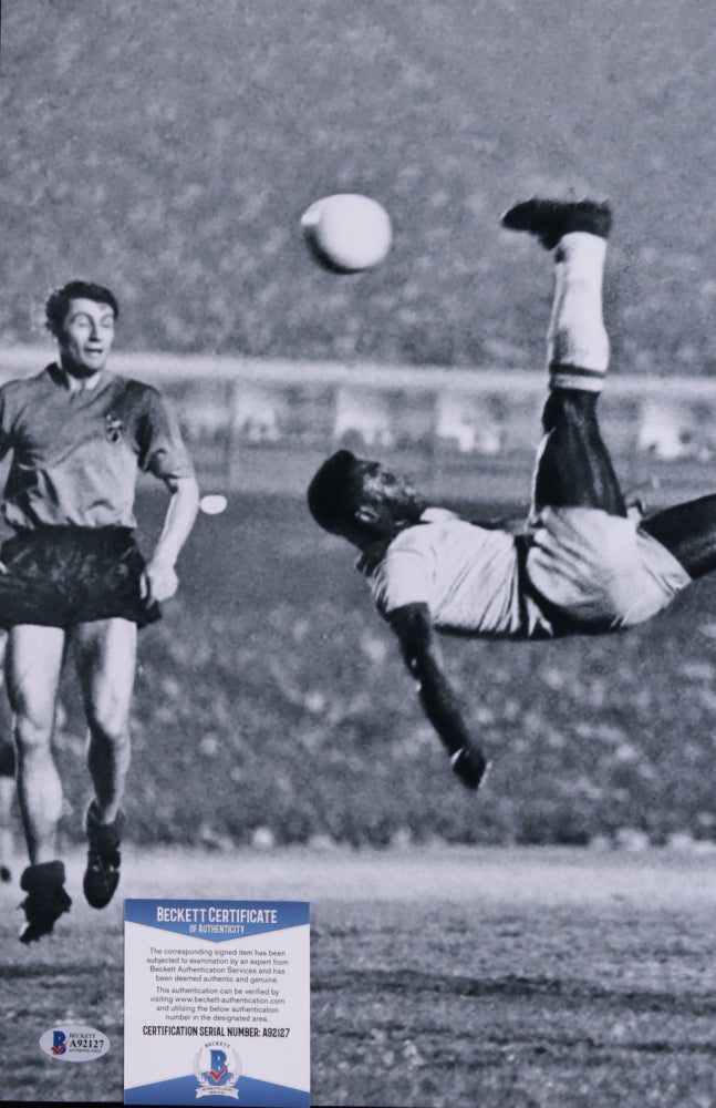 Pele Signed Team Brazil 16x20 Photo (Beckett COA)