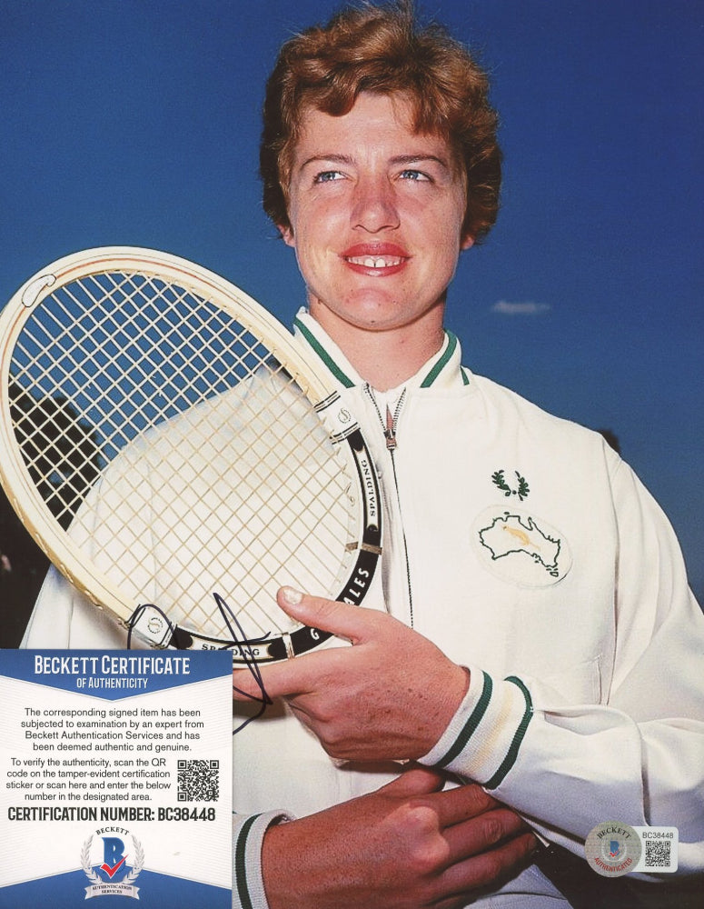 Margaret Court Signed 8x10 Photo (Beckett COA)