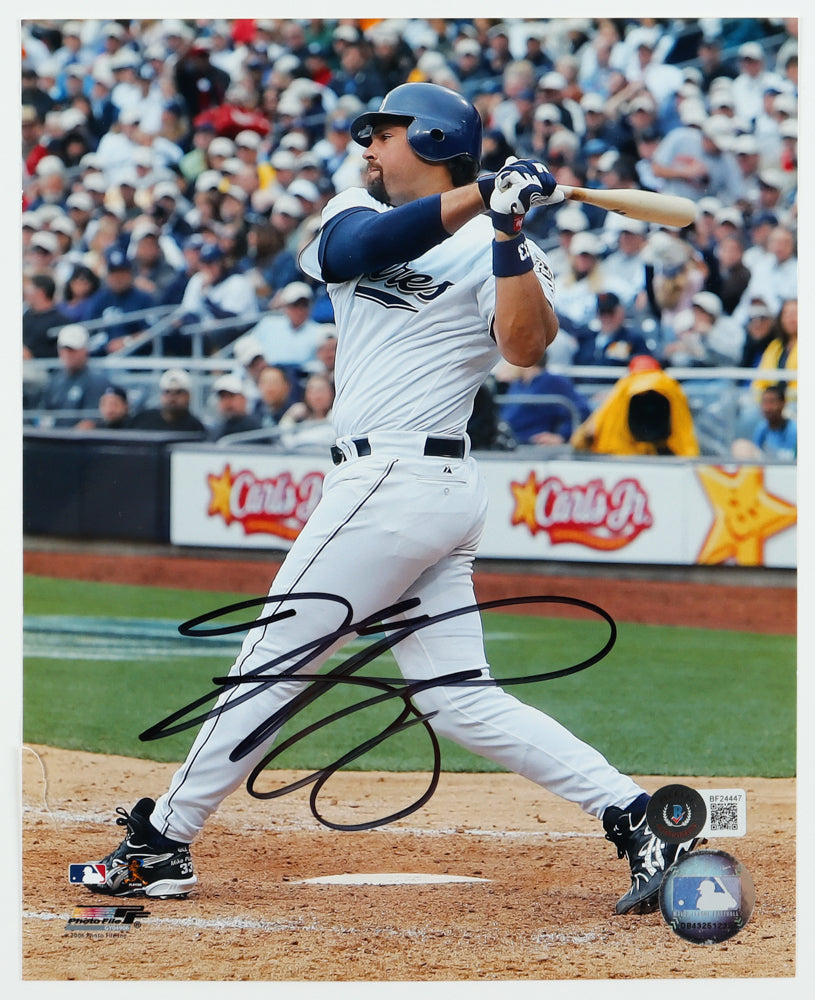 Mike Piazza Signed Padres 8x10 Photo (Beckett)