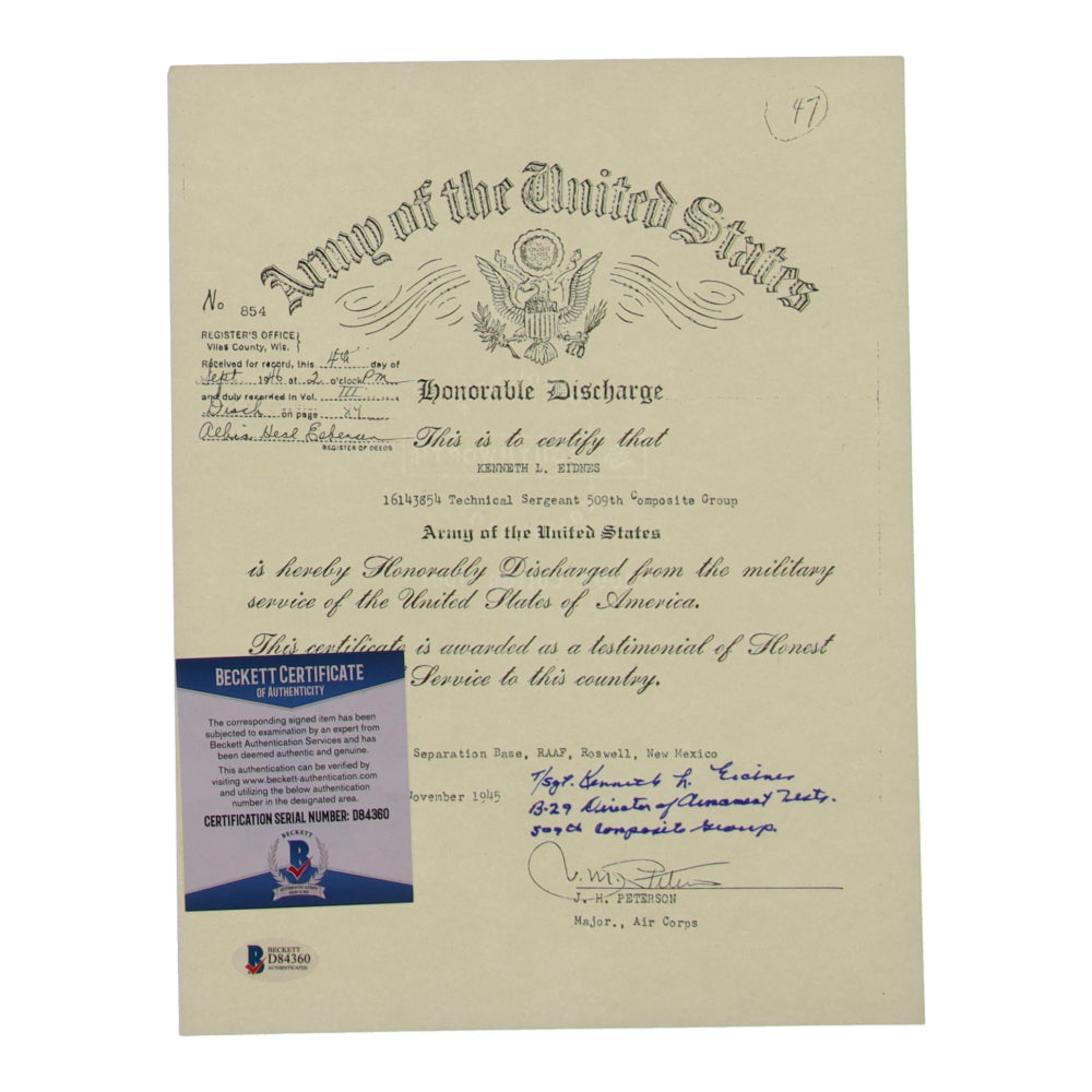 Kenneth L. Eidnes Signed (Beckett) 8.5x11 WWII Document Copy with Service Record Inscription