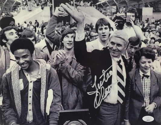 Lute Olson Signed Iowa Hawkeyes 11×14 Photo (JSA COA)