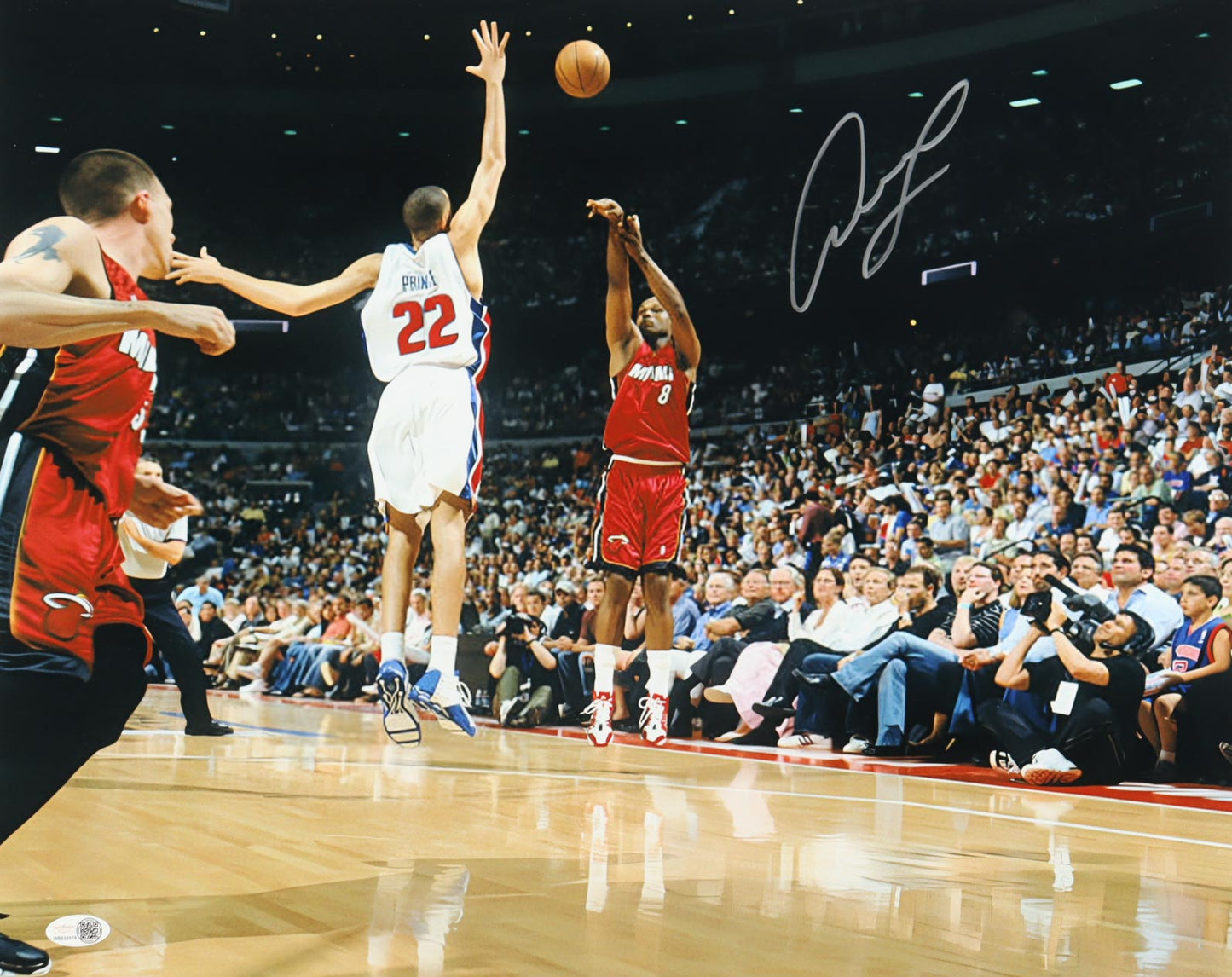 Antoine Walker Signed (JSA) Heat 16x20 Photo - JSA Witnessed