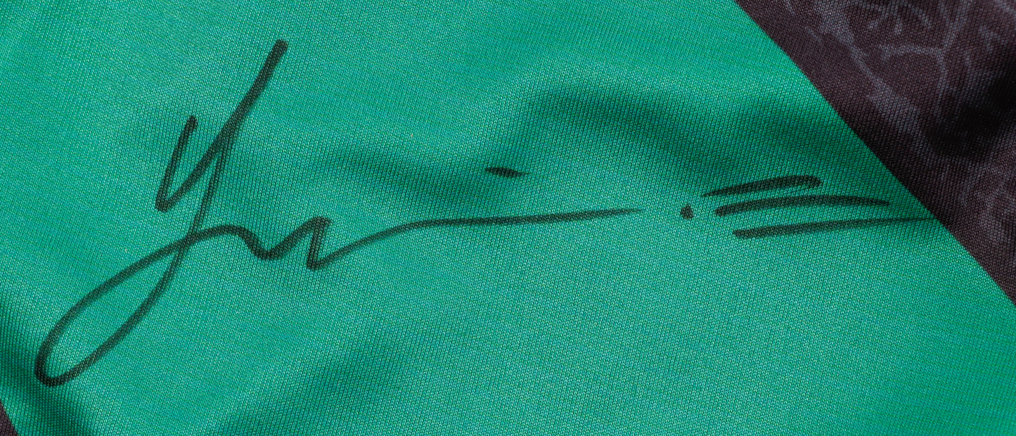 Yair Rodriguez Signed (Beckett) "El Pantera" Custom Fight Shorts - Beckett Witnessed