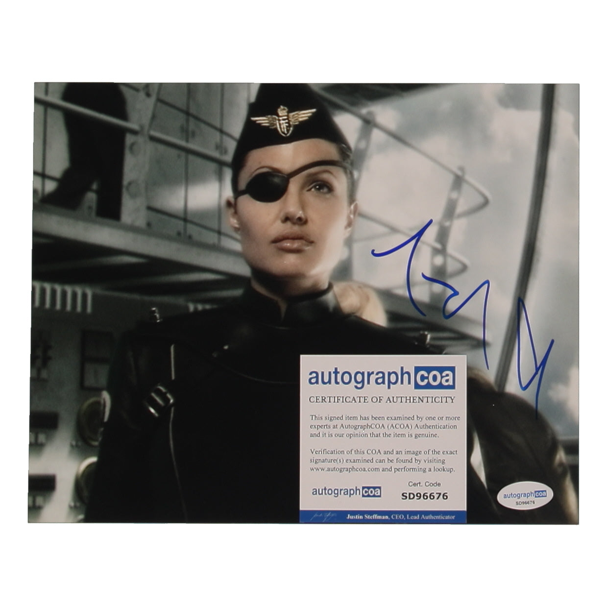 Angelina Jolie Signed (ACOA) "Sky Captain and the World of Tomorrow" 8x10 Photo - Commander Francesca "Franky" Cook