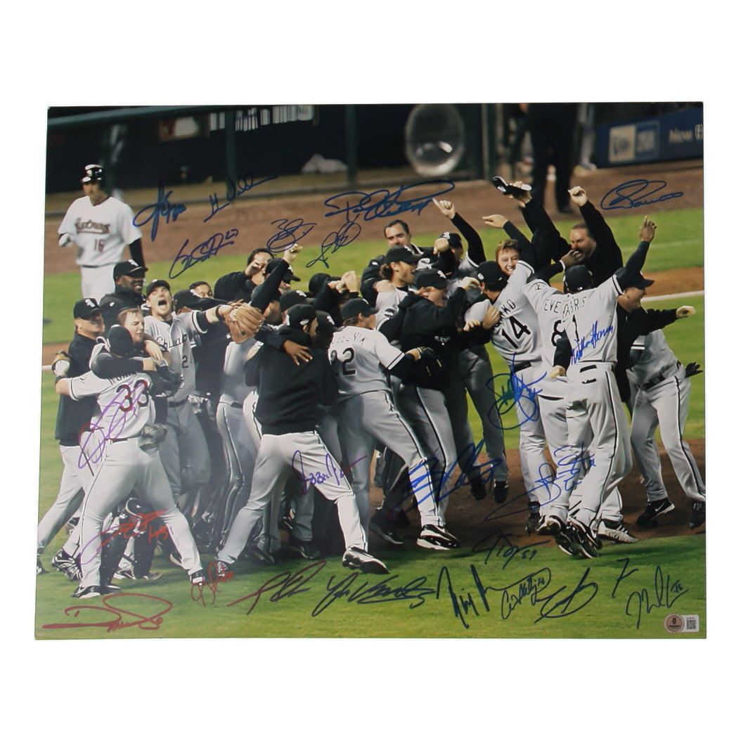 Frank Thomas, Paul Konerko, Jon Garland (Beckett | White Sox 2005 World Series Champions 16x20 Photo Team-Signed By (23)