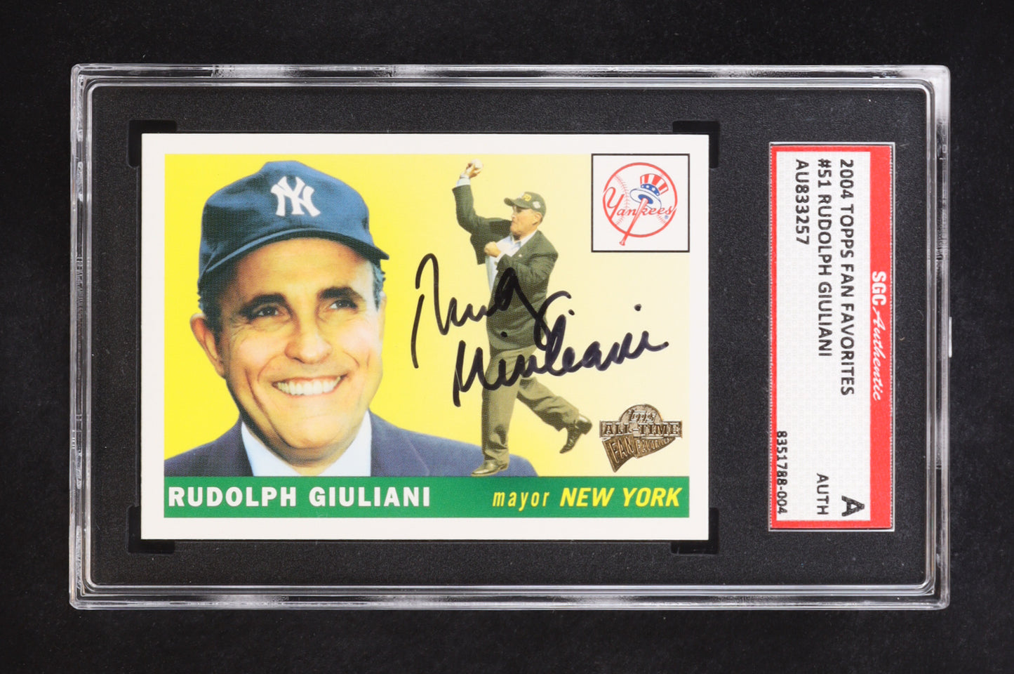 Rudolph Giuliani signed 2004 Topps Fan Favorites #51 (SGC)