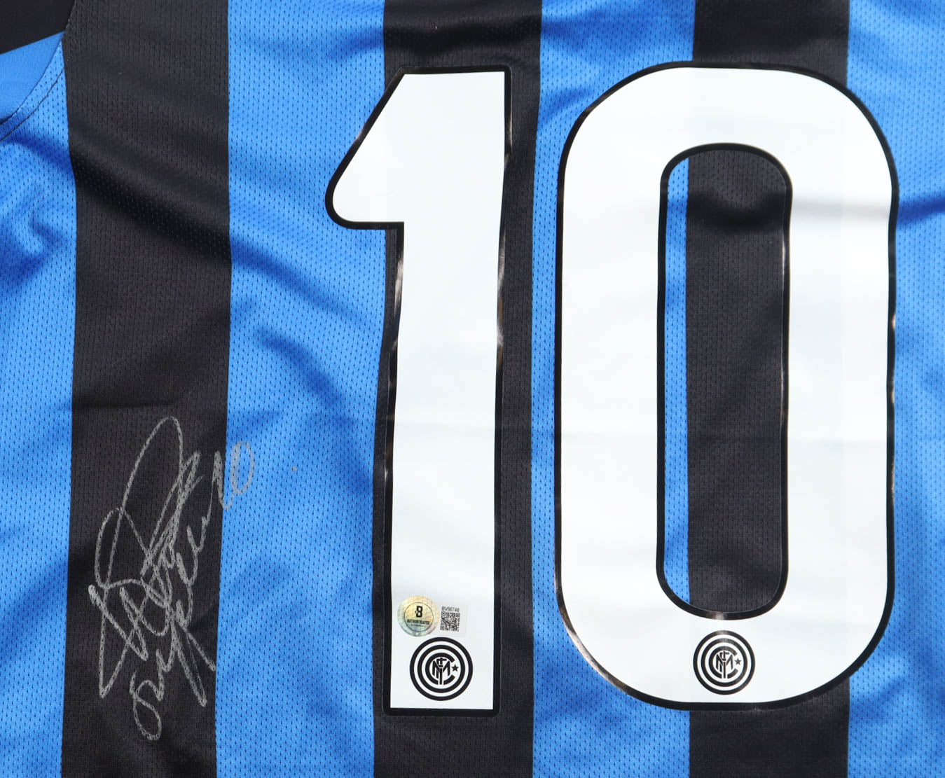 Wesley Sneijder Signed Inter Milan Jersey (Beckett)