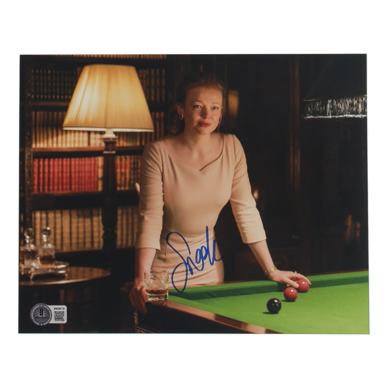 Sarah Snook Signed "Succession" 8x10 Photo (Beckett) - Shiv Roy