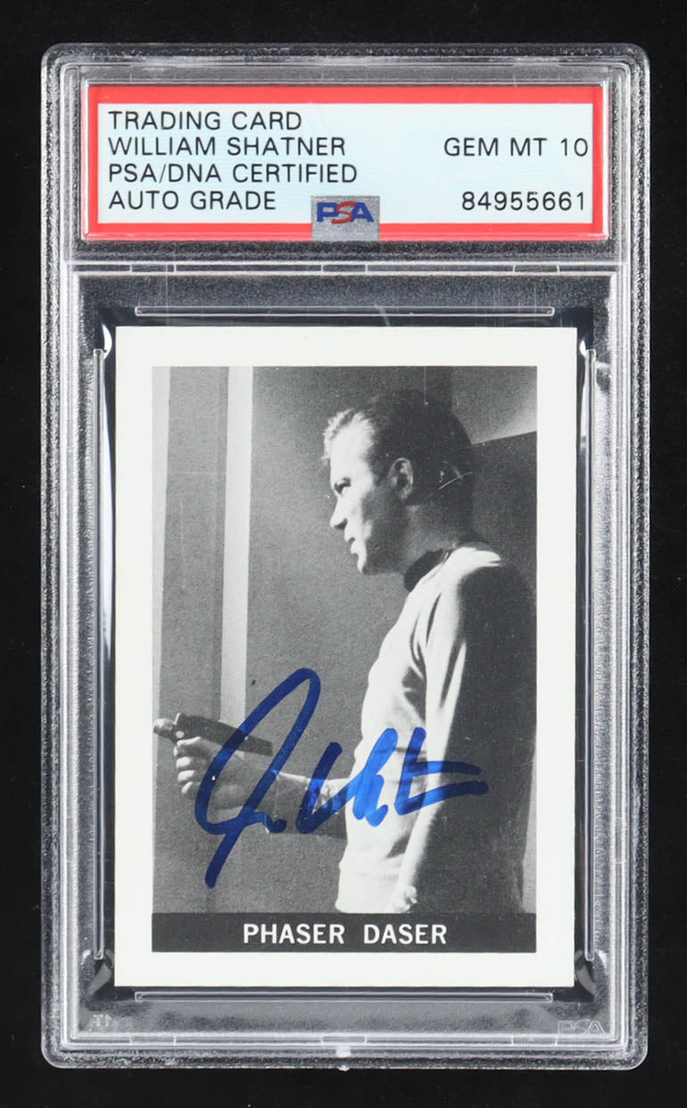 William Shatner Signed 1967 Leaf Star Trek #17 (PSA | Auto Grade 10) - Captain Kirk