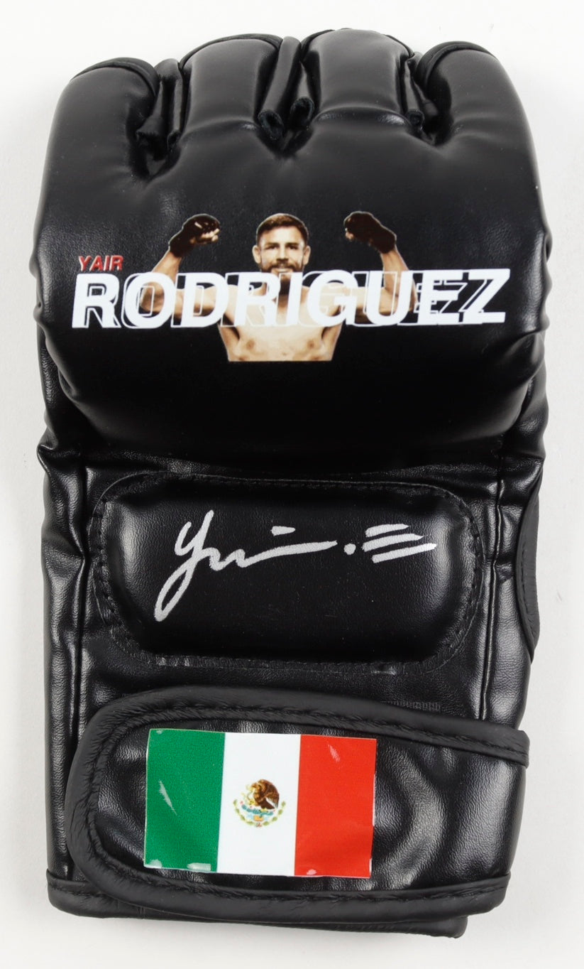 Yair Rodríguez Signed (Beckett) MMA Custom Mexico Glove - Beckett Witnessed