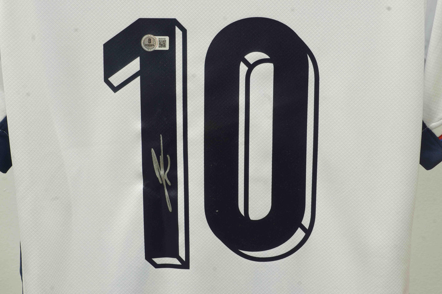 Eberechi Eze Signed (Beckett) England National Team Nike Authentic Jersey