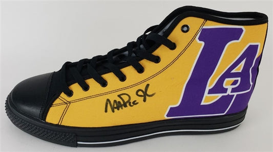Magic Johnson Signed (Beckett) Los Angeles Lakers High-Top Sneaker (Beckett Witness Certified)