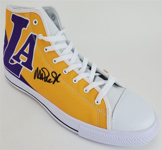 Magic Johnson Signed Los Angeles Lakers High-Top Sneaker (Beckett Witness Certified)