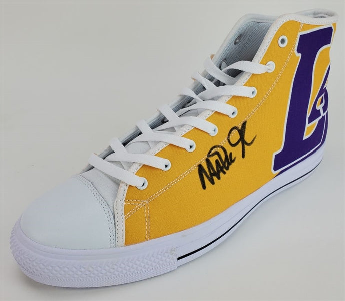 Magic Johnson Signed Los Angeles Lakers High-Top Sneaker (Beckett Witness Certified)