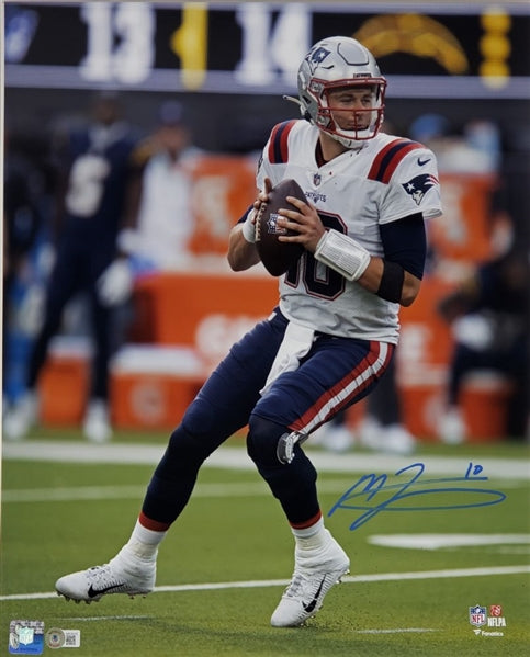 Mac Jones Signed New England Patriots 16x20 Photo (Beckett Witness Certified)