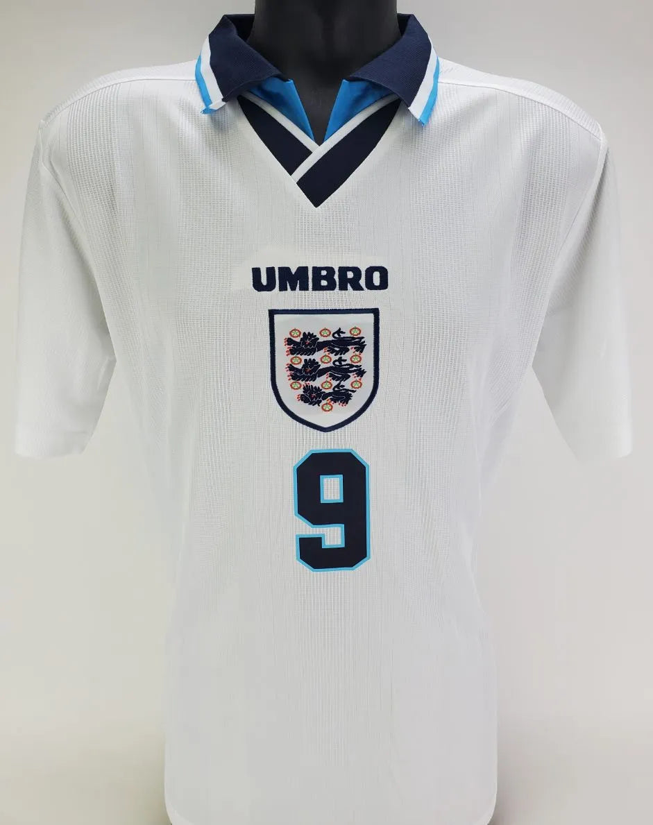 Alan Shearer Signed UMBRO Soccer Shirt (Beckett COA)