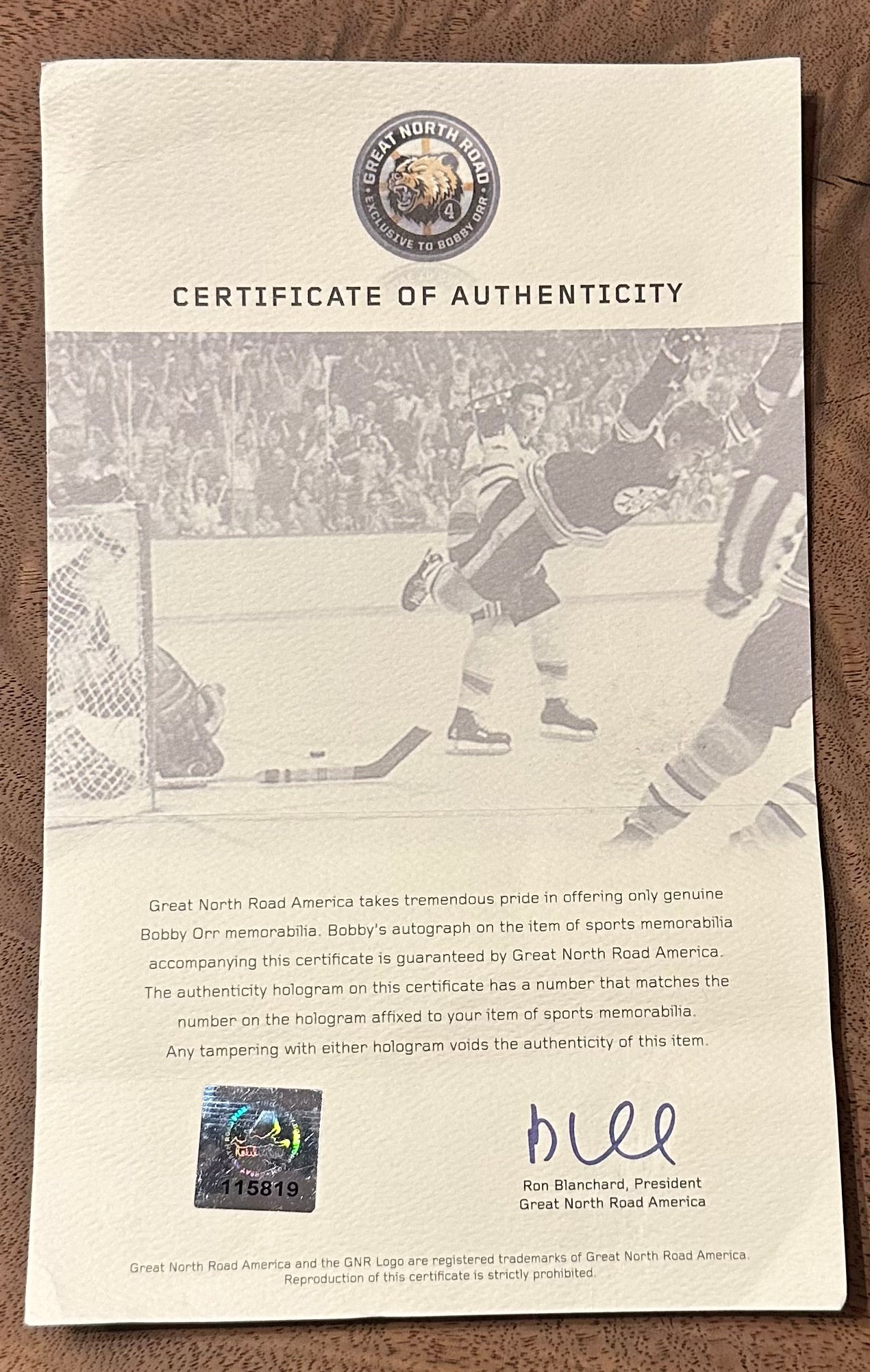 Bobby Orr Signed Bruins Logo Hockey Puck (Beckett COA)
