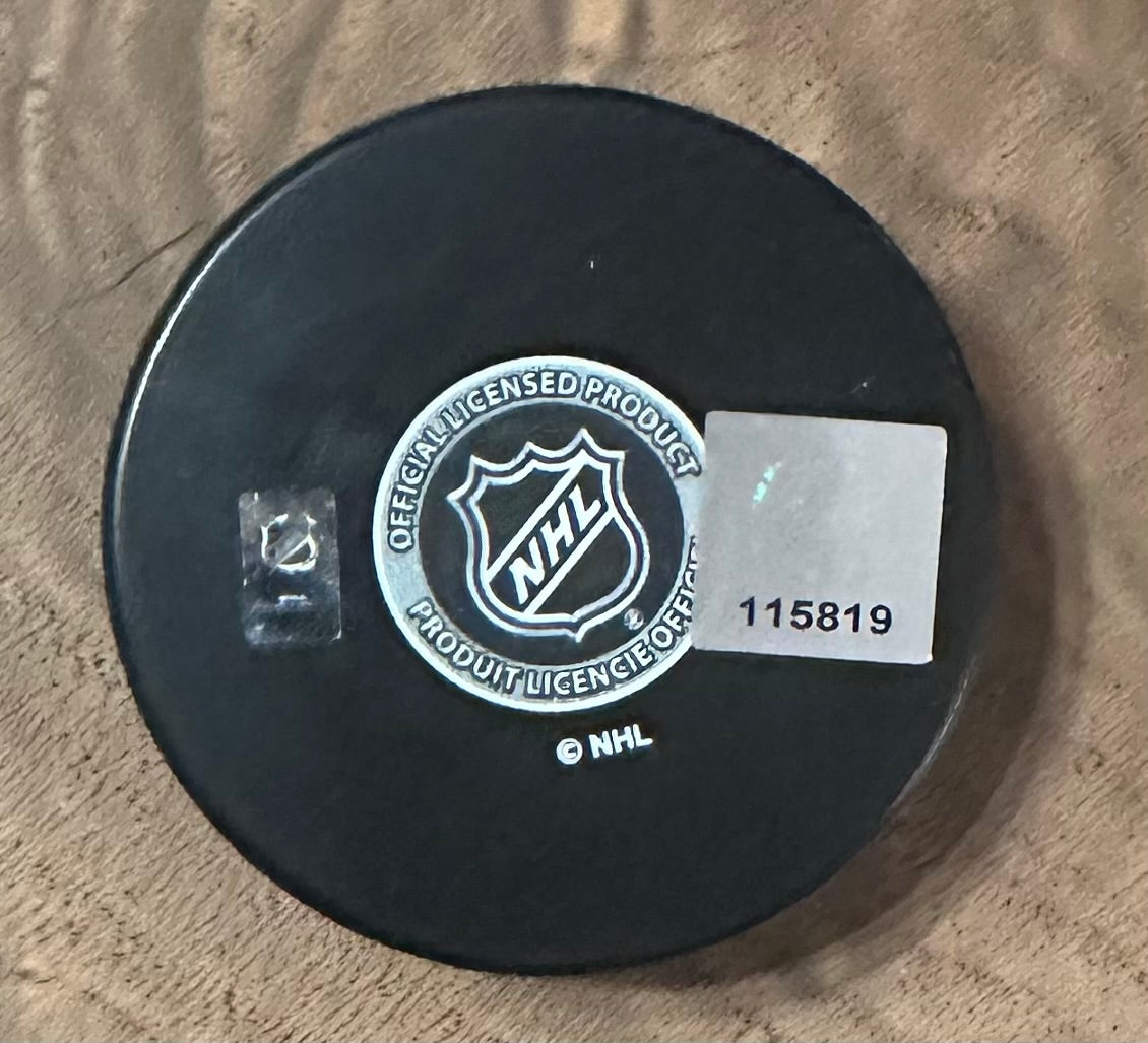 Bobby Orr Signed Bruins Logo Hockey Puck (Beckett COA)