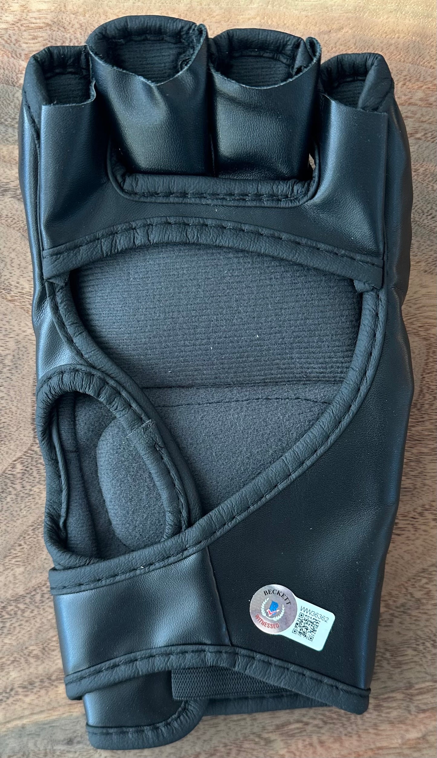 Royce Gracie Signed UFC Glove (Beckett)