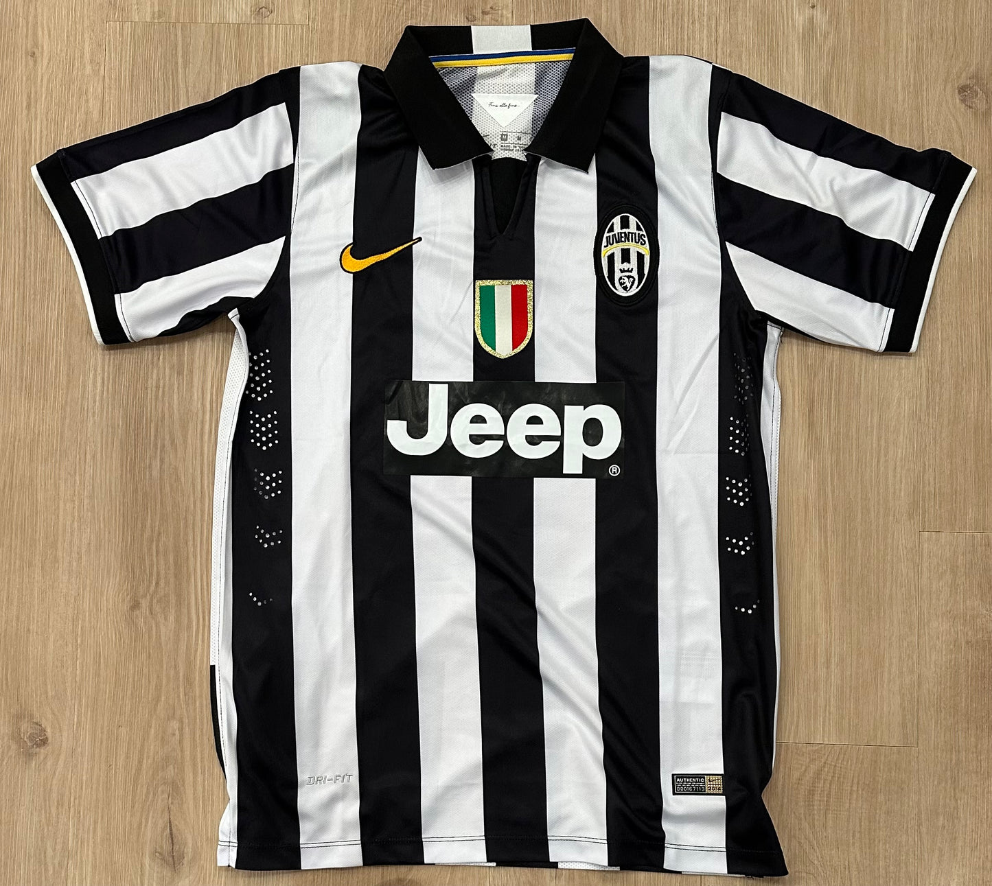 Leonardo Bonucci Signed (Beckett) Juventus Nike Authentic Jersey - Beckett Witnessed