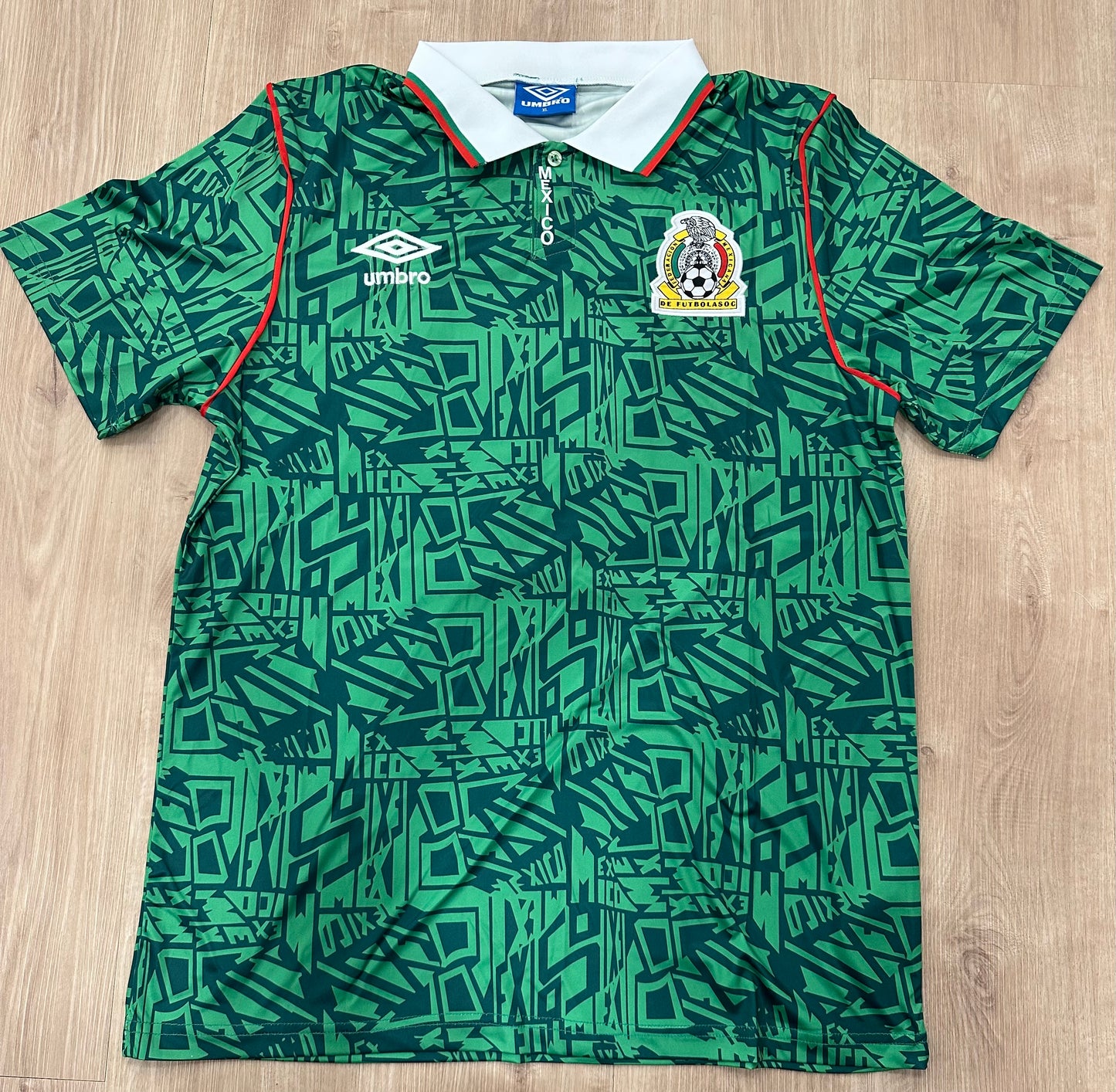 Luis Garcia Signed Jersey (Beckett) Mexican National Team