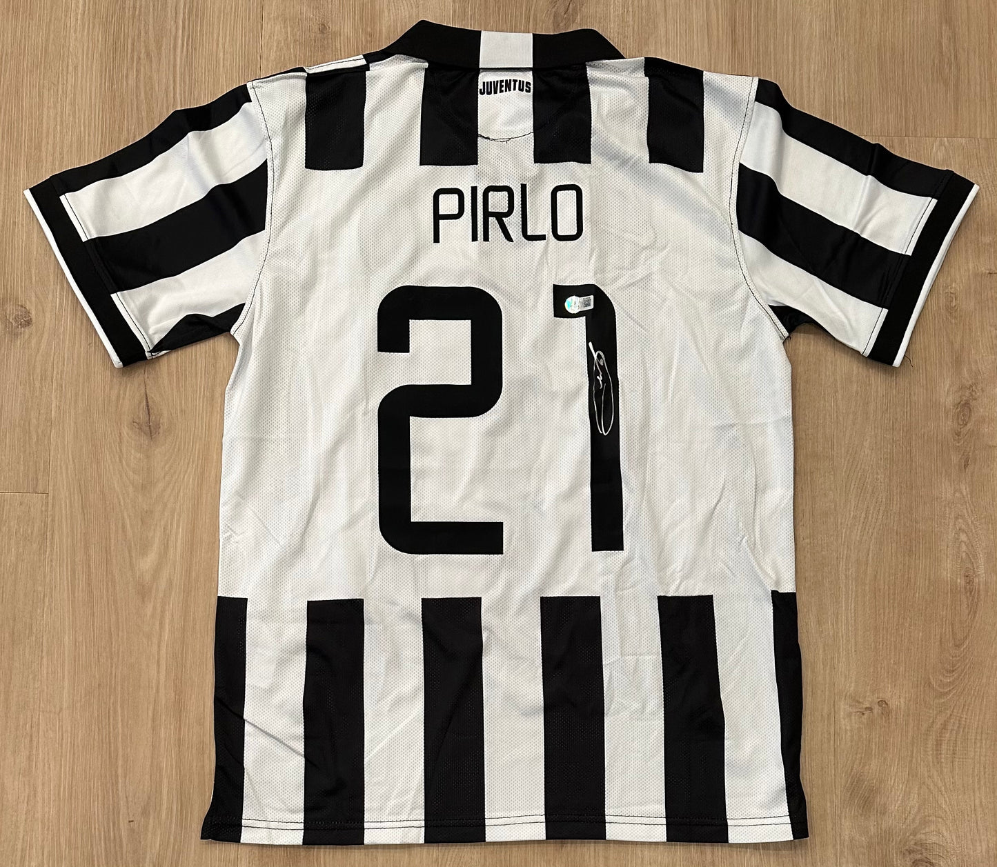 Andrea Pirlo Signed Juventus Jersey (Beckett) Juventus