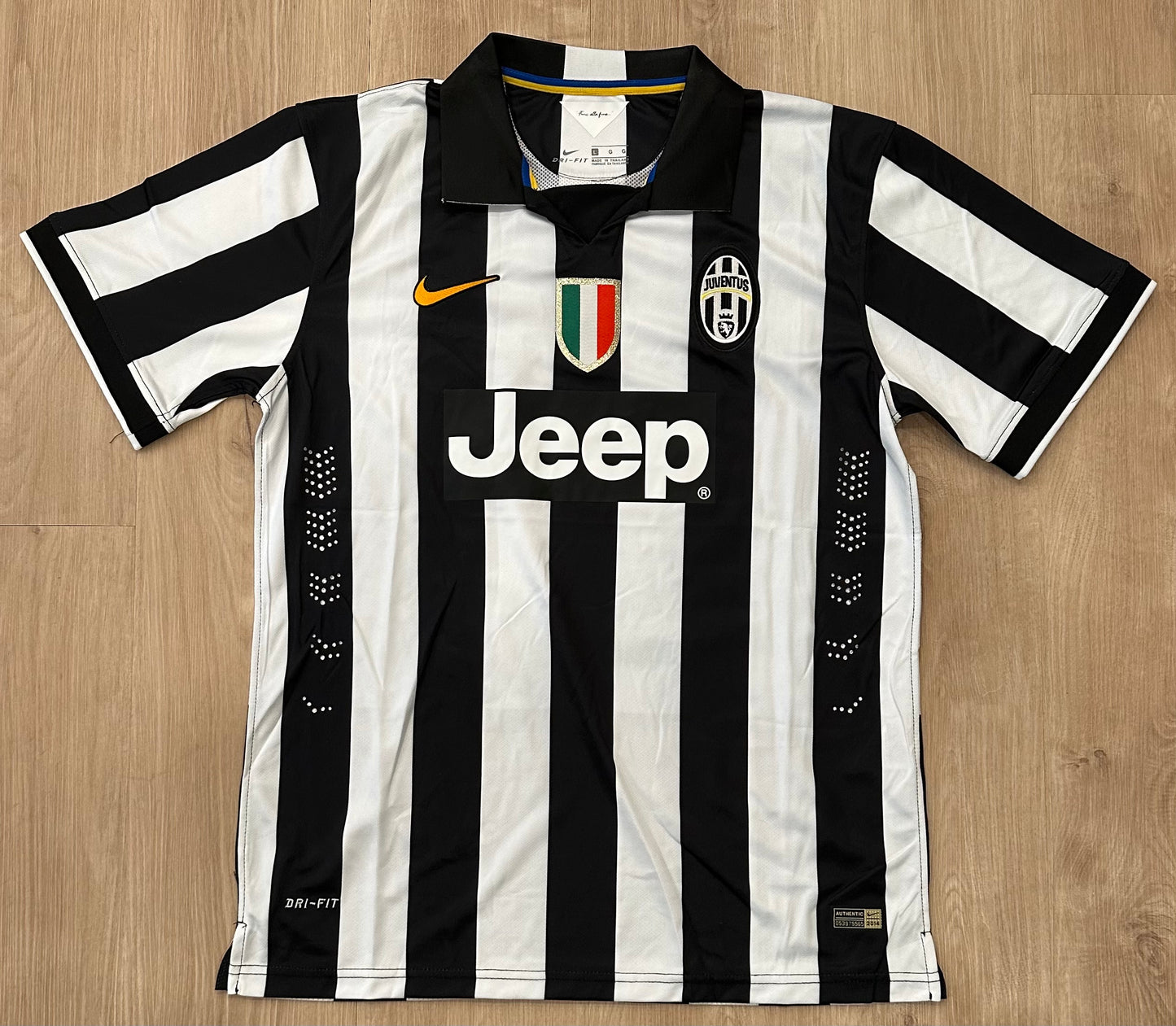 Andrea Pirlo Signed Juventus Jersey (Beckett) Juventus