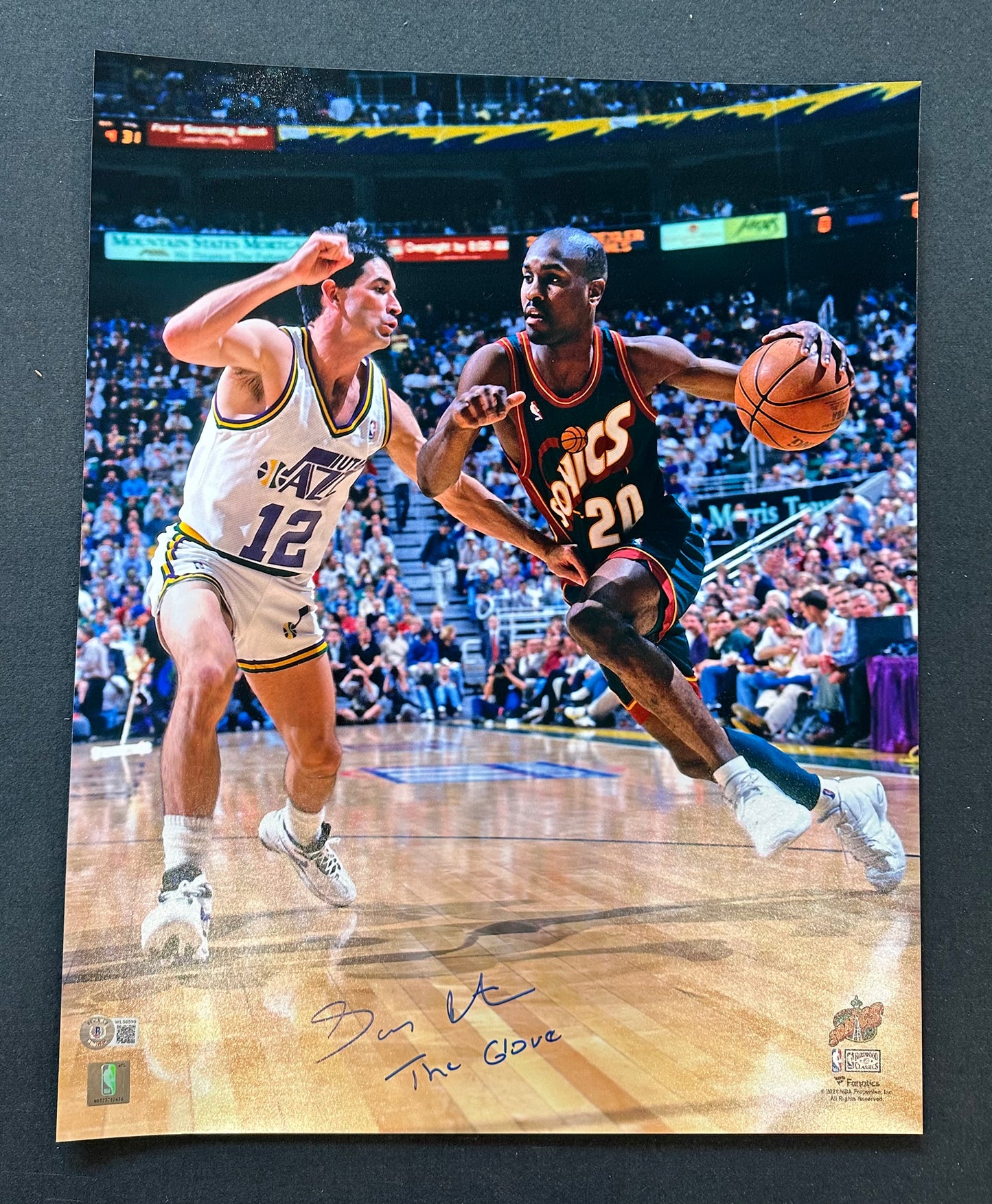 Gary Payton Signed (Beckett) SuperSonics 16x20 Photo Inscribed "HOF 2013"