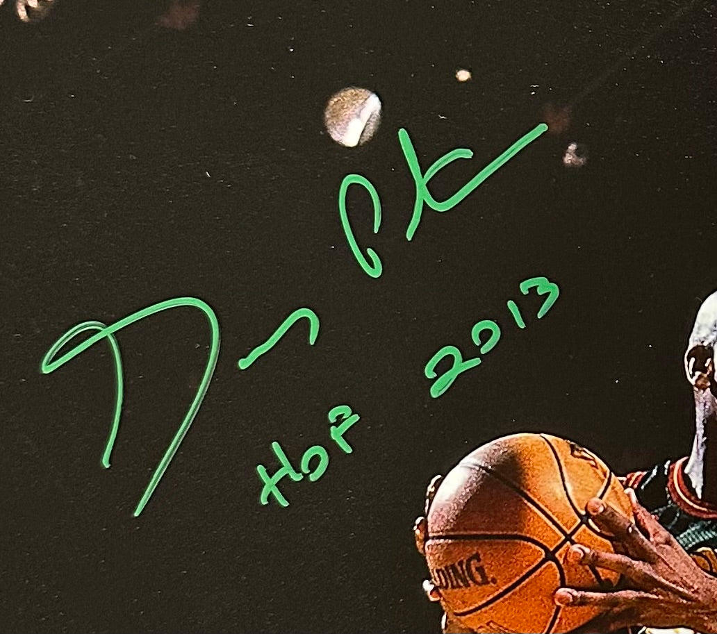 Gary Payton Signed (Beckett) SuperSonics 16x20 Photo Inscribed "The Glove"