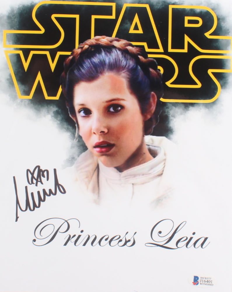 Millie Bobby Brown Signed 8x10 Photo (Beckett) - Beckett Witnessed - Star Wars