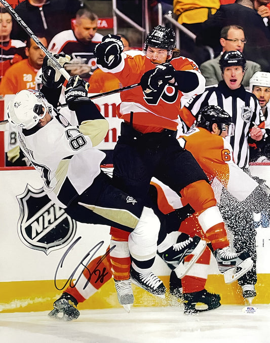 Claude Giroux Signed (PSA) Flyers 16x20 Photo  -  PSA In-The-Presence