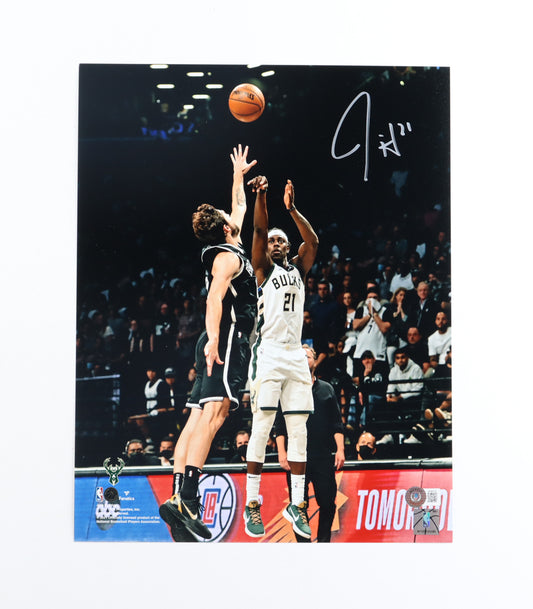 Jrue Holiday Signed Bucks 11x14 Photo (Beckett)