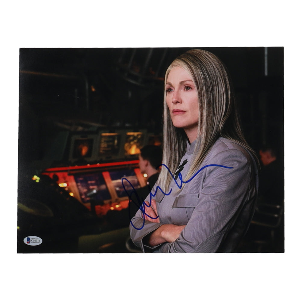 Julianne Moore Signed "The Hunger Games" 11x14 Photo (Beckett)