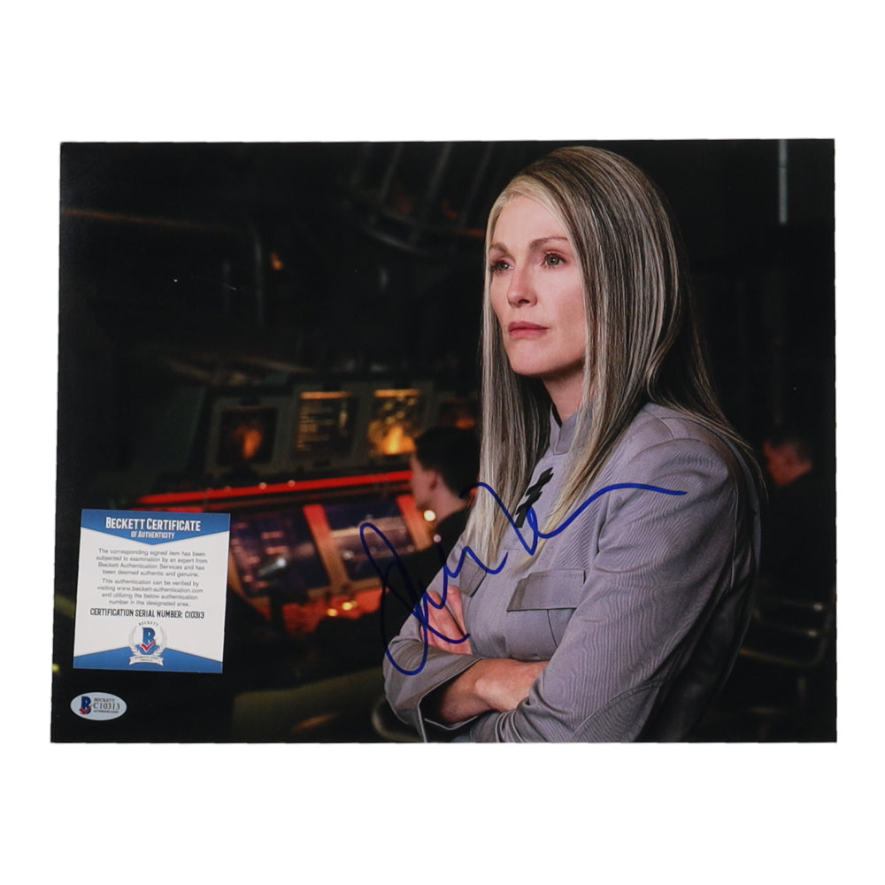 Julianne Moore Signed "The Hunger Games" 11x14 Photo (Beckett)