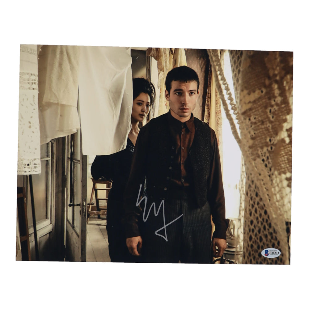 Ezra Miller Signed (Beckett) "Fantastic Beasts: The Crimes of Grindelwaldi" 11x14 Photo Credence Barebon