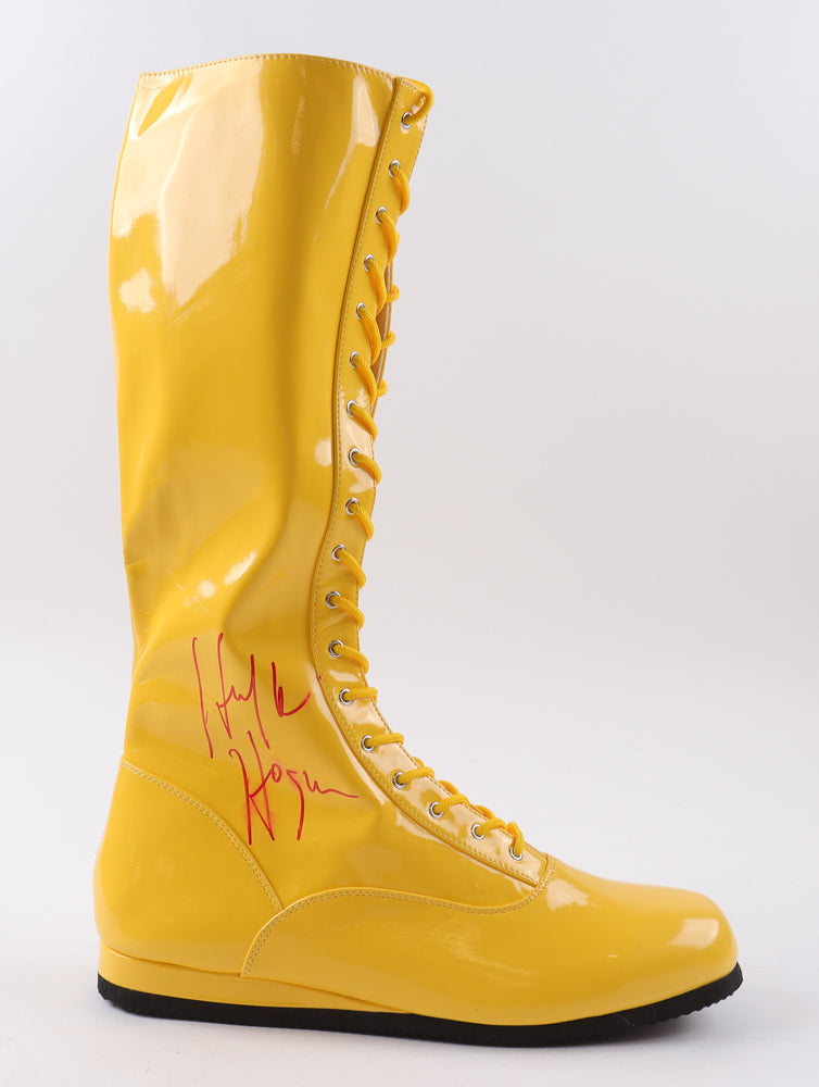 Hulk Hogan Signed Wrestling Boot (Beckett) - Beckett Witnessed