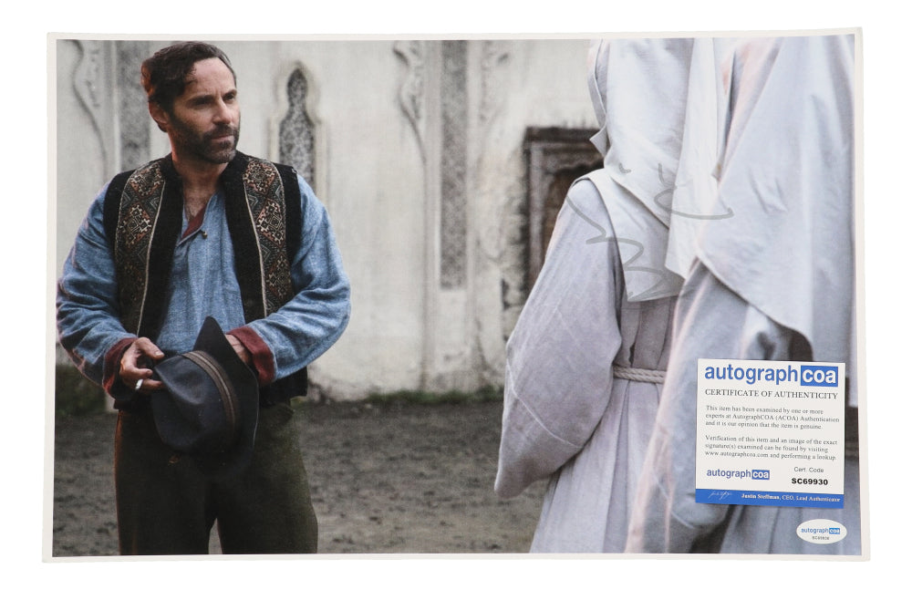 Alessandro Nivola Signed 11x17 Photo (AutographCOA)