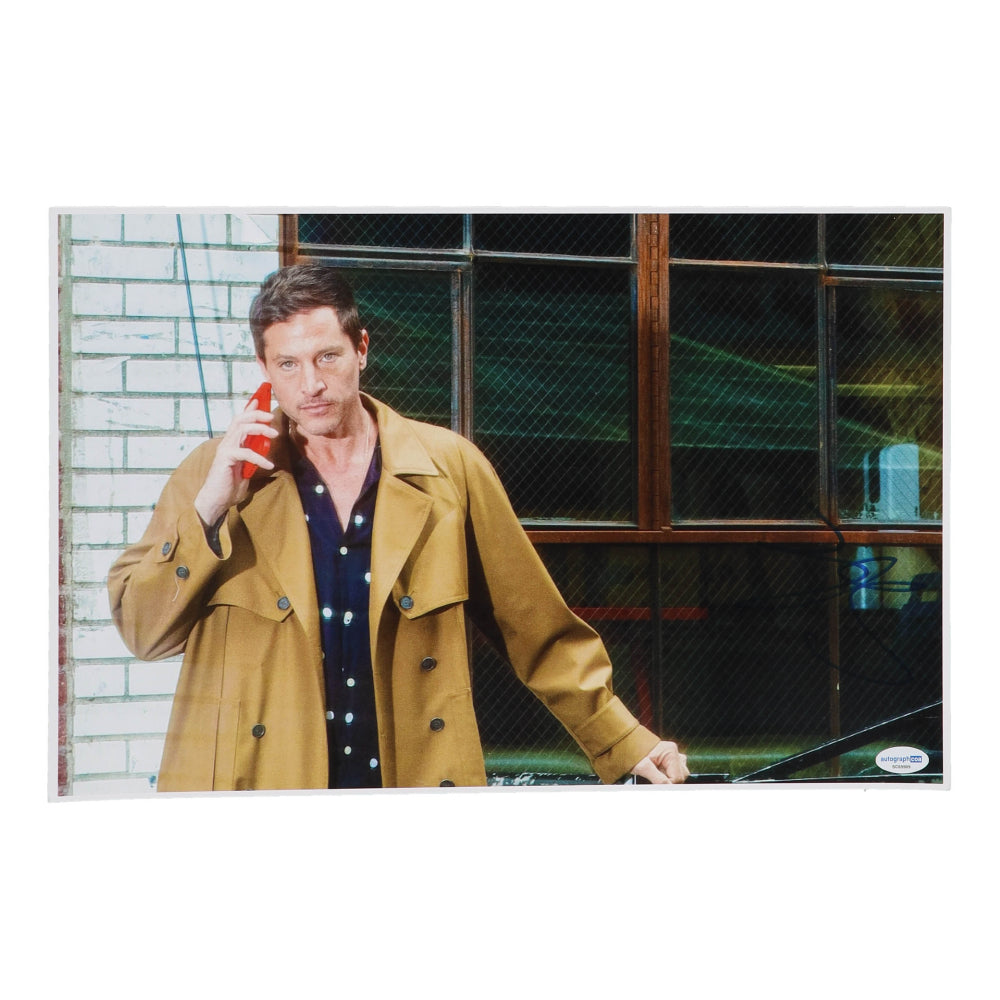 Simon Rex Signed 11x17 Photo (AutographCOA)