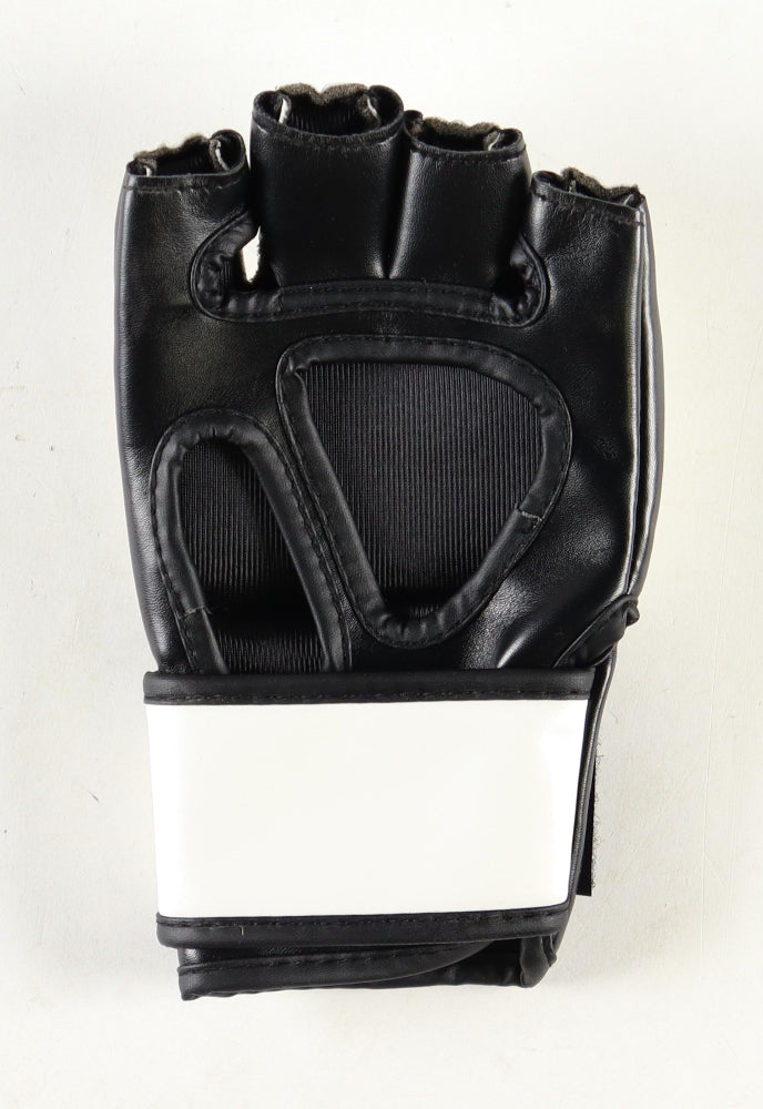 Marlon "Chito" Vera Signed UFC Glove (Beckett) Beckett Witnessed